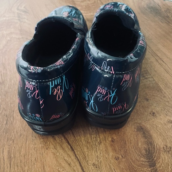 Easy Works by Wast Street Slip Resistant “Be Kind” Shoes sz 11 - Picture 2 of 4